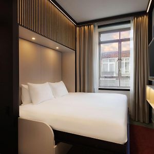 Suite met een Slaapkamer en een King Size Bed